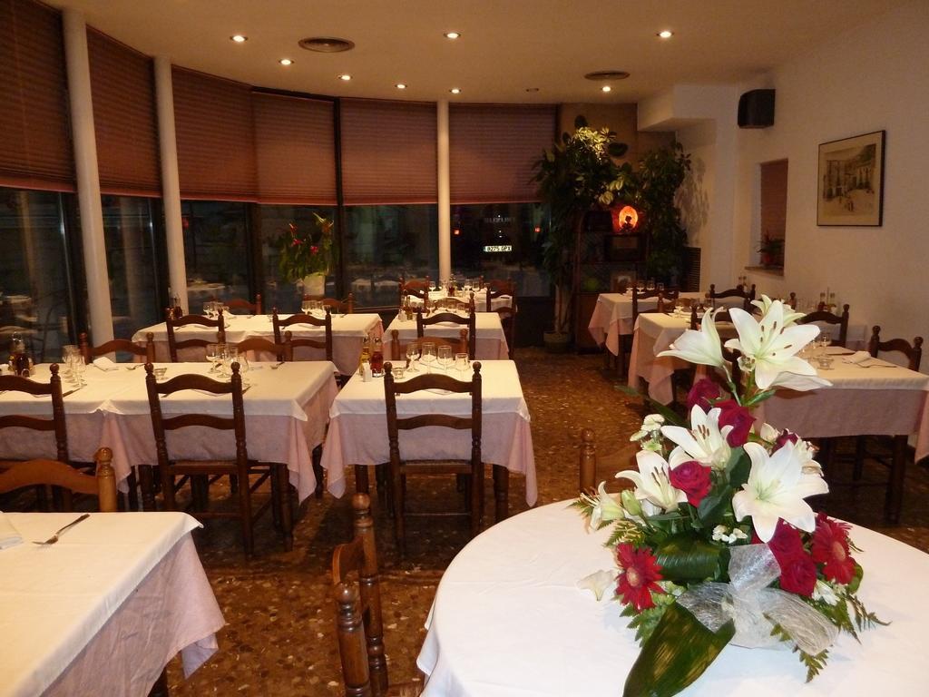 Restaurant Fonda Giralt 호텔 Amer 외부 사진
